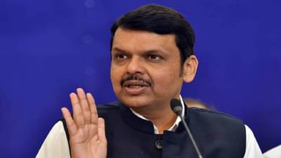 देवेंद्र फडणवीस यांची उद्धव ठाकरे यांच्यावर टीका; म्हणाले, ते उत्तर देण्यालायक...