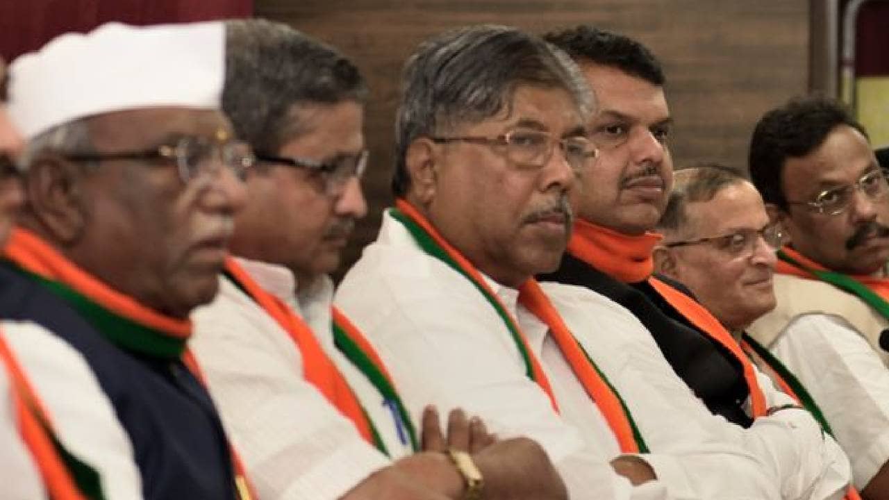 स्वतःच्या सोयीनुसार बोलणं ही भाजपची भूमिका; शिंदे गटाच्या नेत्यानं पदवीधर निवडणुकीवरून भाजपवर निशाणा साधला