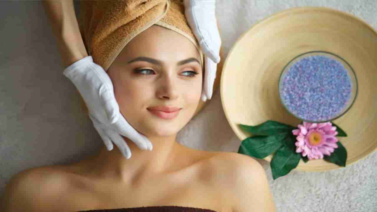 Oily Skin Care Tips : हिवाळ्यात अशी घ्या तेलकट त्वचेची काळजी, अशी मिळेल नैसर्गिक चमक!