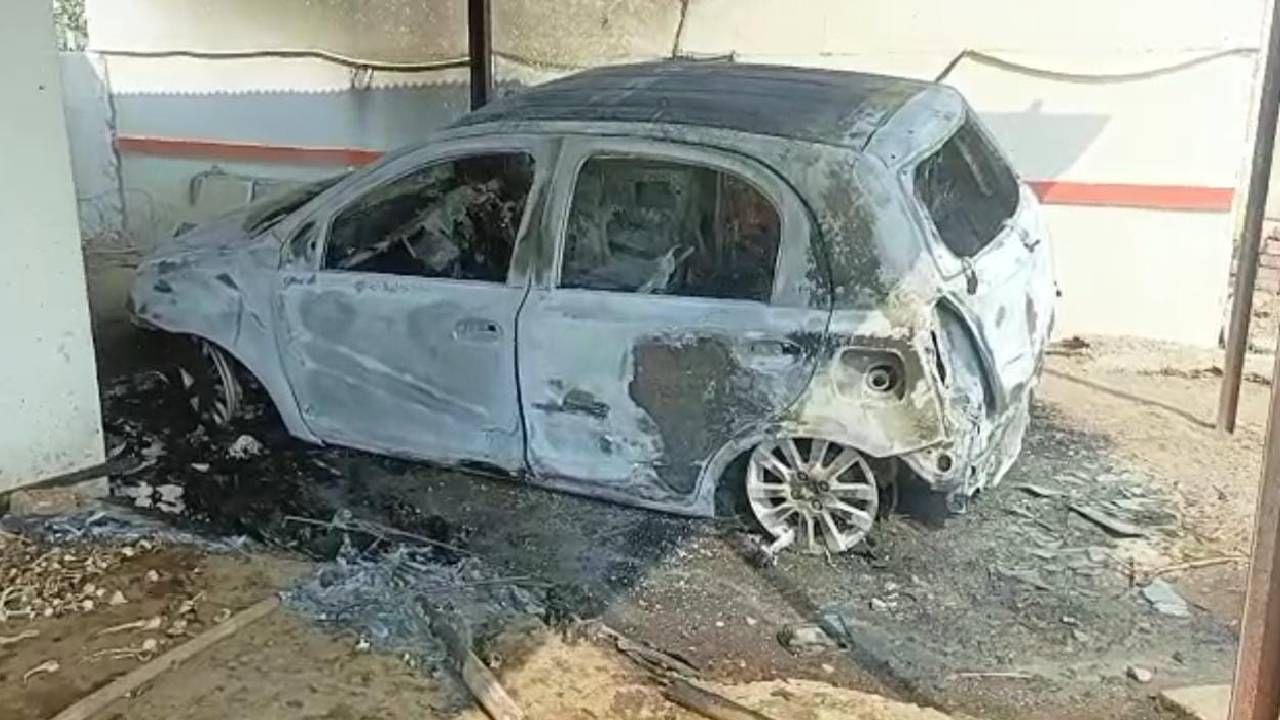 Pune Crime : आई-वडिल बाहेर गेले होते, माथेफिरु तरुणाने बंगल्यासह कार पेटवली !