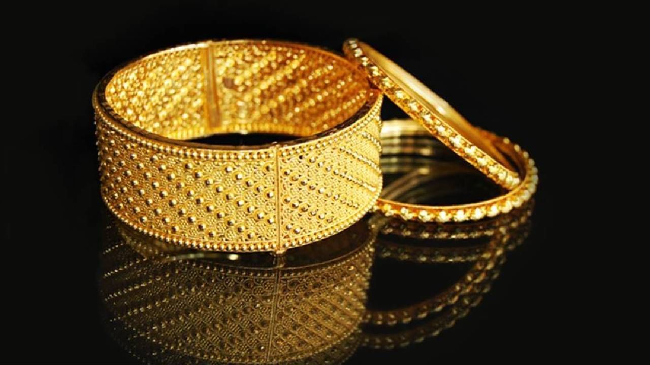 Gold Silver Rates Today : स्वस्तात सोने खरेदीची संधी! भावात जोरदार घसरण, चांदीने घेतली उसळी
