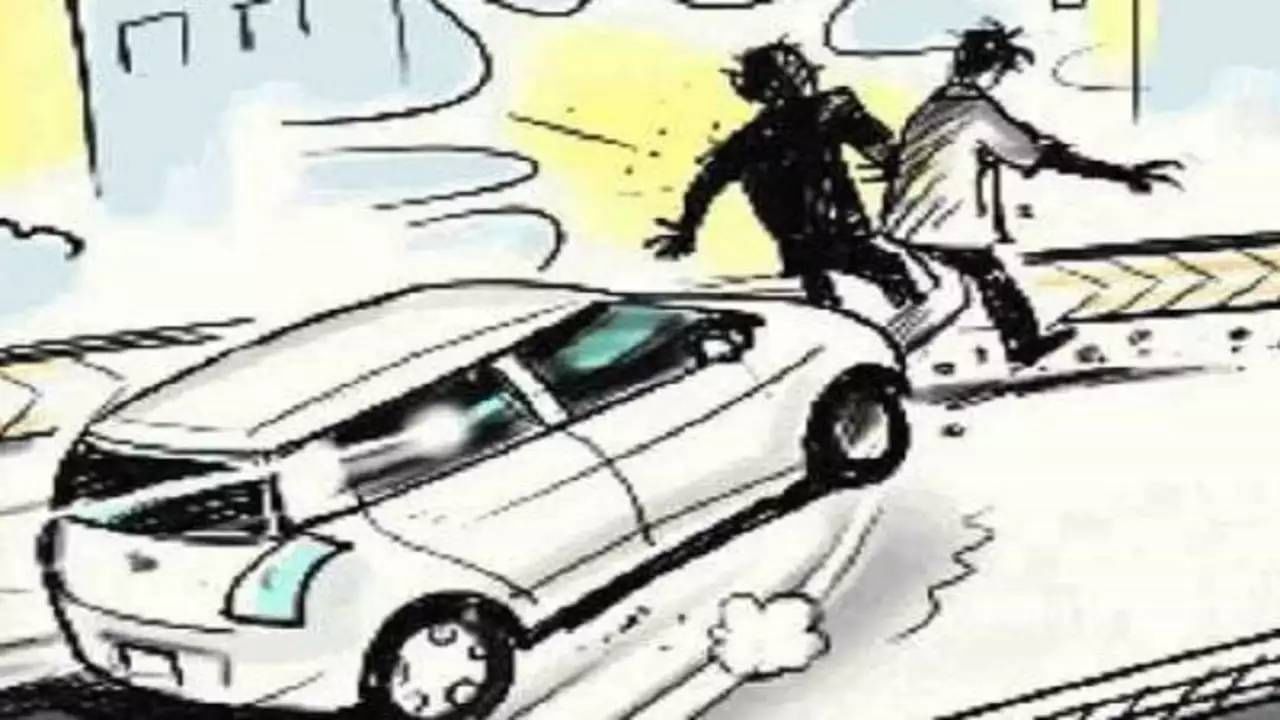 Hit & Run : कारने स्कूटीला धडक दिली, मग तरुणाला 350 मीटर फरफटत नेले !