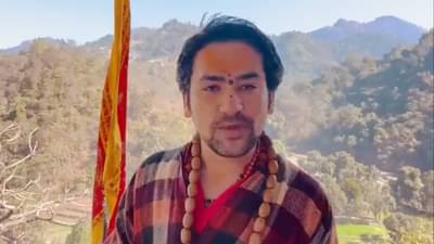 कायद्यात राहाल, तर फायद्यात राहाल; गायब झालेल्या बागेश्वर बाबांचा व्हिडीओतून कुणावर निशाणा?