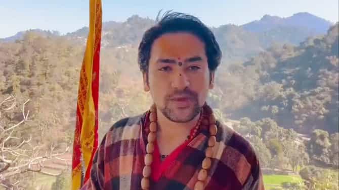 कायद्यात राहाल, तर फायद्यात राहाल; गायब झालेल्या बागेश्वर बाबांचा व्हिडीओतून कुणावर निशाणा?