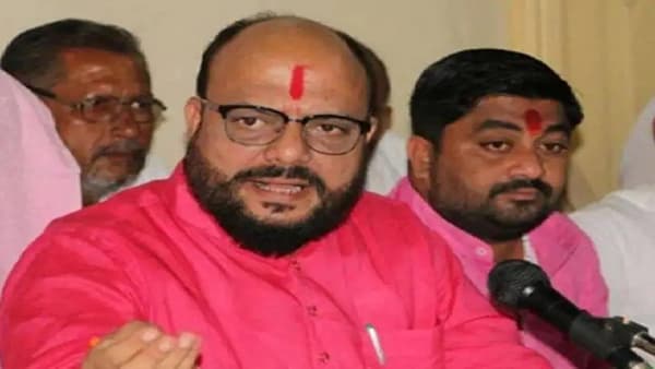 ‘आता ९ महिने झाले बाळ होईल, तरी किती दिवस बोलणार…’, गुलाबराव पाटील यांनी कुणाला लगावला टोला
