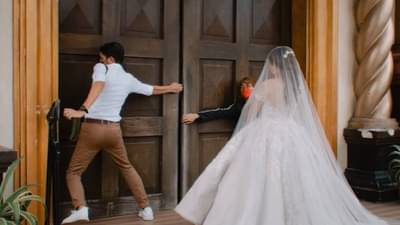 वधूची एन्ट्री आणि कार्यालयाचा दरवाजाच उघडेना! VIDEO