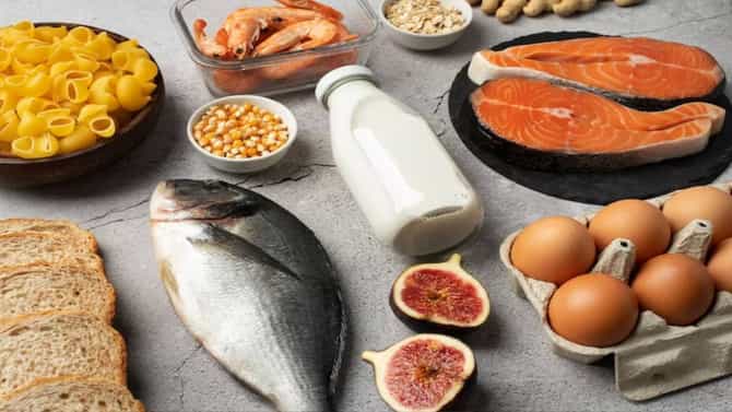 Health Tips : तुम्हीही दुधासोबत हे पदार्थ खाता का ? हे दुष्परिणाम ऐकाल तर आजच सोडाल या पदार्थांचे सेवन