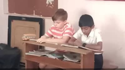 वडापाव खातो, तोडकं मोडकं मराठीही बोलतो; चक्क रशियन मुलगा गिरवतोय जिल्हा परिषदेच्या शाळेत धडे