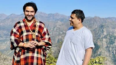 यूं भोलेपन से मुस्कुराना तुम्हारा... बागेश्वर बाबांची तारीफ, आचार्य बाळकृष्ण यांची पोस्ट चर्चेत