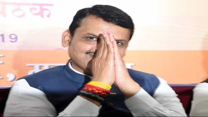 ...म्हणून आम्हाला फडणवीस आवडले, सदाभाऊ खोत यांच्याकडून फडणवीसांवर कौतुकाचा वर्षाव ...म्हणून आम्हाला फडणवीस आवडले, सदाभाऊ खोत यांच्याकडून फडणवीसांवर कौतुकाचा वर्षाव