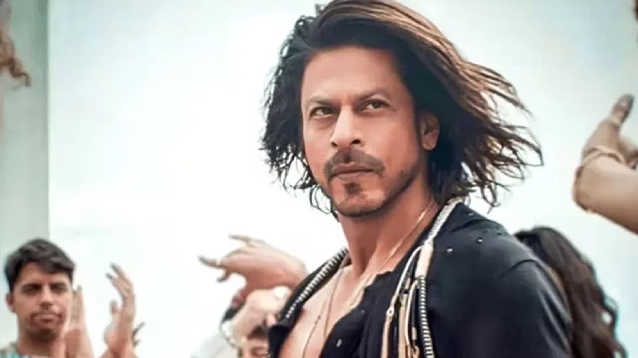 Shah Rukh Khan | पठाण चित्रपटाची क्रेझ पाहून शाहरुख खान चाहत्यांवर इम्प्रेस, थेट पोस्ट करत...