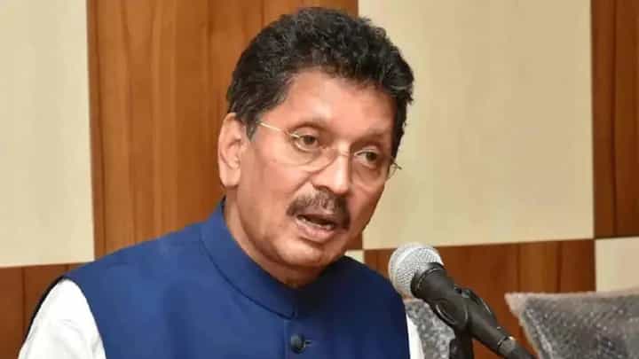 अनिल देशमुख यांच्यासारखी वेळ कुणावरही येऊ नये, असे का म्हणाले दीपक केसरकर? अनिल देशमुख यांच्यासारखी वेळ कुणावरही येऊ नये, असे का म्हणाले दीपक केसरकर?