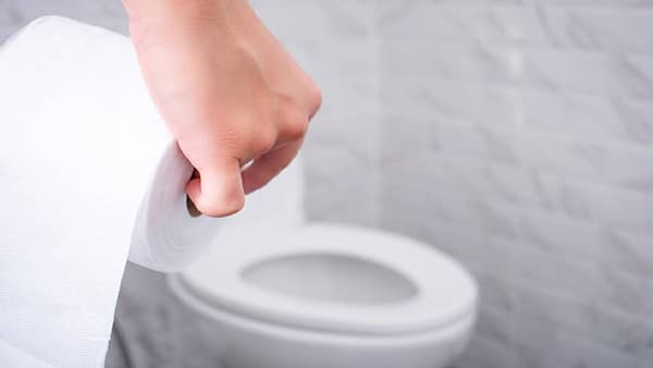 Frequent Urination: अनेक आजारांचे संकेत असू शकते वारंवार लघवी लागणे, दुर्लक्ष करणे पडू शकते महागात