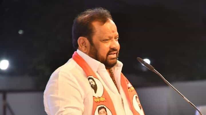 निवडणूक आयोगाला मॅनेज केल्याचा संजय राऊतांचा आरोप, शहाजीबापू पाटलांचा जोरदार पलटवार; म्हणाले... निवडणूक आयोगाला मॅनेज केल्याचा संजय राऊतांचा आरोप, शहाजीबापू पाटलांचा जोरदार पलटवार; म्हणाले...