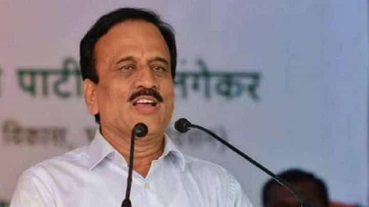 मगरमच्छ के आंसू.... म्हणत गिरीश महाजन यांनी कुणाला लगावला टोला मगरमच्छ के आंसू.... म्हणत गिरीश महाजन यांनी कुणाला लगावला टोला