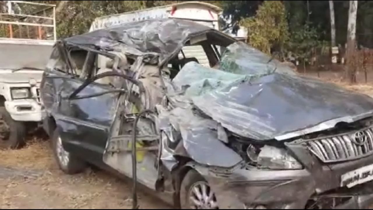Satara Accident : खंबाटकी बोगद्याजवळ इनोवा कारचा भीषण अपघात, दोघांचा जागीचं मृत्यू