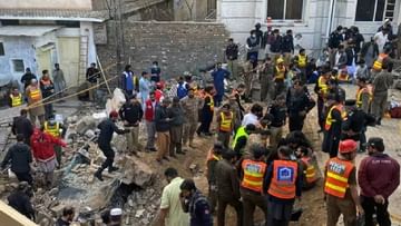 सुरक्षा व्यवस्थेतचं कडं तोडून पाकिस्तानात मशिदीत स्फोट; 61 जण जागीच ठार...