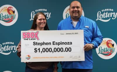 याला म्हणतात नशीब, लॉटरीचे तिकीट काढायला गेला पण झाले काय...असे जिंकले 8 कोटीचे बक्षीस