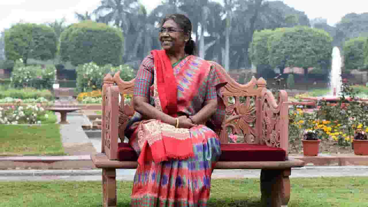 मागील 9 वर्षातील कामामुळे भारताकडे बघण्याचा जगाचा दृष्टीकोन बदलला; द्रौपदी मुर्मू यांचं वक्तव्य मागील 9 वर्षातील कामामुळे भारताकडे बघण्याचा जगाचा दृष्टीकोन बदलला; द्रौपदी मुर्मू यांचं वक्तव्य