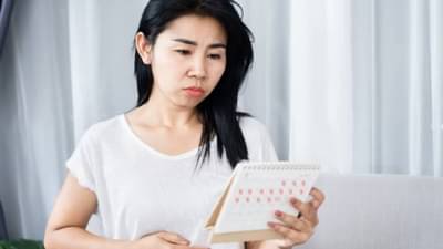 Hormonal Imbalance : महिलांनो इकडे लक्ष द्या.... या उपायांच्या मदतीने करा हार्मोन्स संतुलित