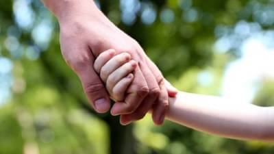 माझ्या भावनांचा कुणी विचार करेल का? 6 वर्ष मामाने सांभाळल्यानंतर आता कोर्टाने वडिलांकडे सोपवलं, पण...