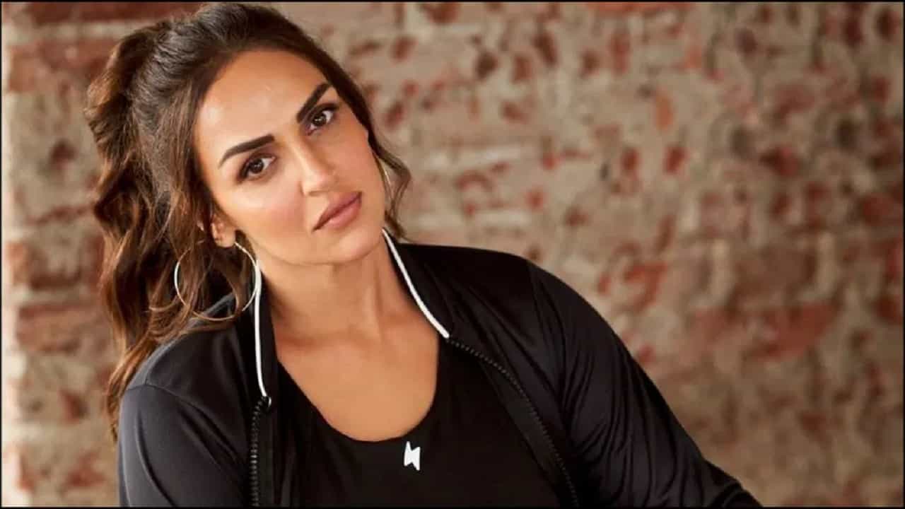 ती देखील एक व्यक्ती आहे..., ईशा देओल हिने महिलेसोबत असं काय केलं, ज्यामुळे संतापले नेटकरी