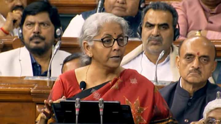 Budget 2023 : अर्थसंकल्पातून पुढच्या 100 वर्षांची योजना तयार, काय केली केंद्रीय अर्थमंत्र्यांनी घोषणा? Budget 2023 : अर्थसंकल्पातून पुढच्या 100 वर्षांची योजना तयार, काय केली केंद्रीय अर्थमंत्र्यांनी घोषणा?