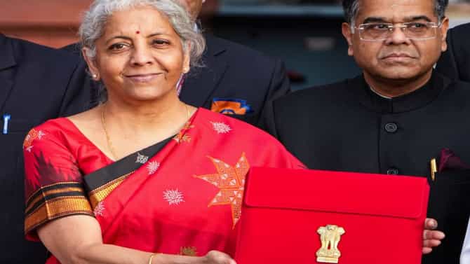 Union Budget 2023 : मोबाईल, टीव्ही, होणार स्वस्त, सिगारेटसह या गोष्टी महागणार