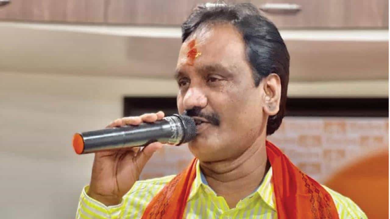 ठाकरे गटाच्या नेत्यांवर वॉच? iPhone वापरण्याच्या सूचना? अंबादास दानवे म्हणाले, माझ्या कॉल रेकॉर्डिंग...