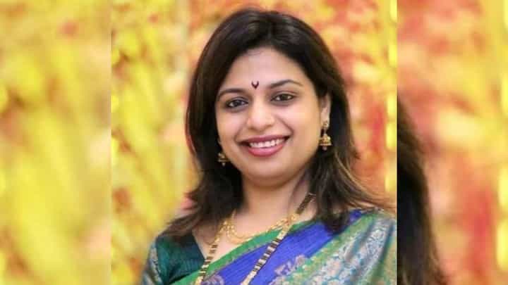 9 तारखेला गोड बातमी तुम्हाला ऐकायला मिळेल; शीतल म्हात्रे यांनी दिले संकेत 9 तारखेला गोड बातमी तुम्हाला ऐकायला मिळेल; शीतल म्हात्रे यांनी दिले संकेत