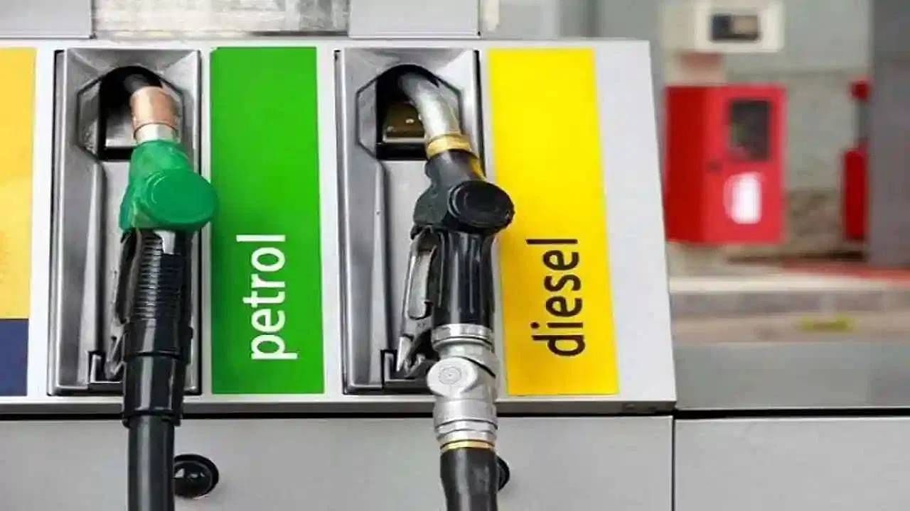 Petrol-Diesel Price : तेल कंपन्यांची बल्ले बल्ले, कच्चे तेल गडगडले, आजचा पेट्रोल-डिझेलचा भाव काय?