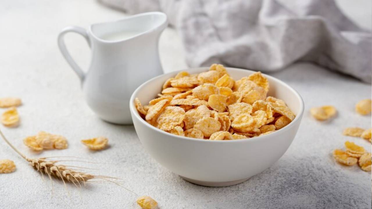 Cornflakes Side Effects : तुम्हीही खाता का कॉर्नफ्लेक्स... त्याचे हे दुष्परिणाम माहीत आहेत का ? या रुग्णांनी करू नये कॉर्नफ्लेक्सचे सेवन