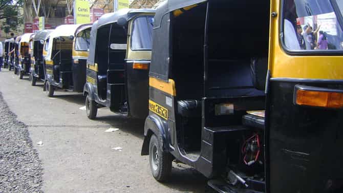 पुणे टॉप न्यूज, पुण्यात प्रिपेड रिक्षा सेवाला सुरुवात