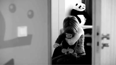 दिल्ली पुन्हा हादरली, 3 वर्षाच्या चिमुकलीवर सामुहिक बलात्कार...