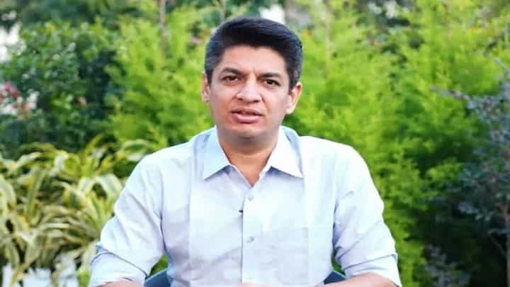 बाळासाहेब थोरात यांच्या नाराजीवर सत्यजित तांबे यांची पहिली प्रतिक्रिया; म्हणाले... बाळासाहेब थोरात यांच्या नाराजीवर सत्यजित तांबे यांची पहिली प्रतिक्रिया; म्हणाले...