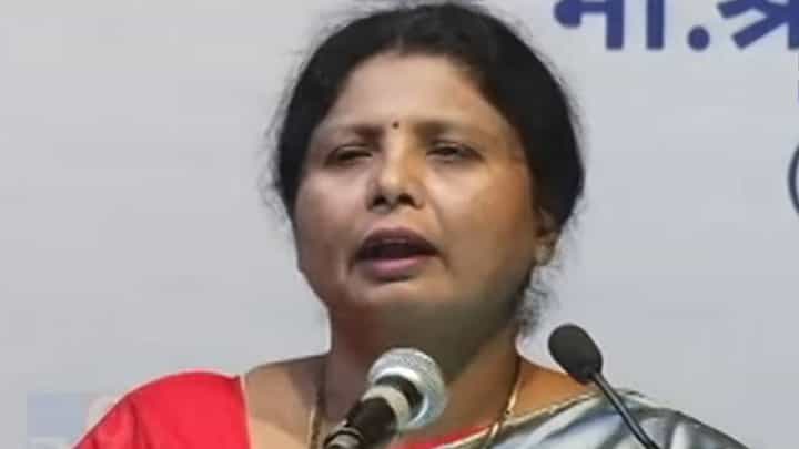 सुषमा अंधारे यांना भाजप नेत्यानं पुन्हा डिवचलं; म्हणाले, 'फुसका बॉम्ब...' सुषमा अंधारे यांना भाजप नेत्यानं पुन्हा डिवचलं; म्हणाले, 'फुसका बॉम्ब...'