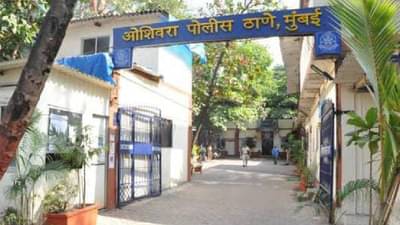 शिक्षकच बनला भक्षक, शिकवणी घेणाऱ्या शिक्षकाकडून विद्यार्थ्यांसोबत घृणास्पद कृत्य