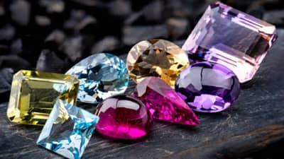 Gemstone: अशा प्रकारे करा खऱ्या आणि खोट्या रत्नांची पारख, कोणत्या राशीच्या लोकांनी कोणता रत्न वापरावा?