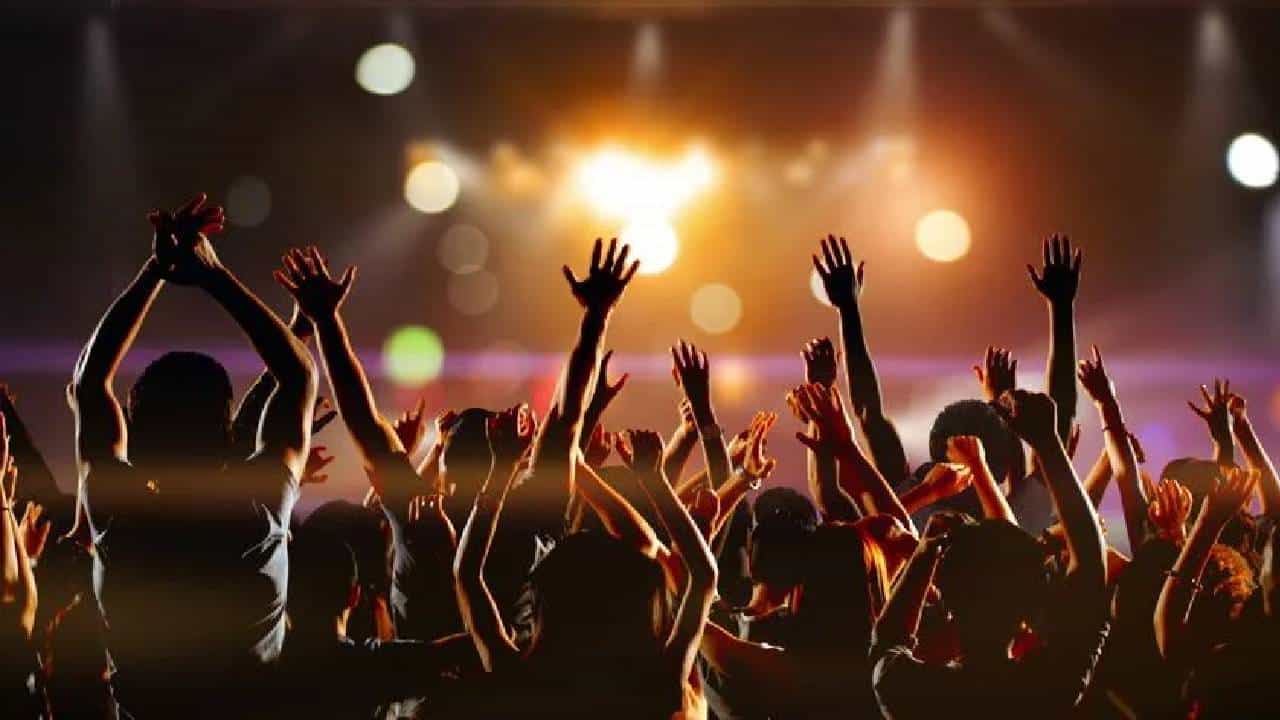 मिरवणुकीत नाचताना धक्का लागल्याने वाद, मग हाणामारीतून तरुणाला संपवले