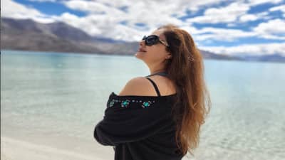 एका रात्रीत प्रसिद्धीझोतात आलेली ही अभिनेत्री पतीसोबत करतेय १६० मुलांचा सांभाळ