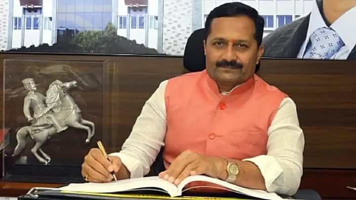 कसबा पोटनिवडणुकीसाठी हेमंत रासने उमेदवारी अर्ज भरणार, बावनकुळेंसह नेत्या-कार्यकर्त्यांची उपस्थिती कसबा पोटनिवडणुकीसाठी हेमंत रासने उमेदवारी अर्ज भरणार, बावनकुळेंसह नेत्या-कार्यकर्त्यांची उपस्थिती
