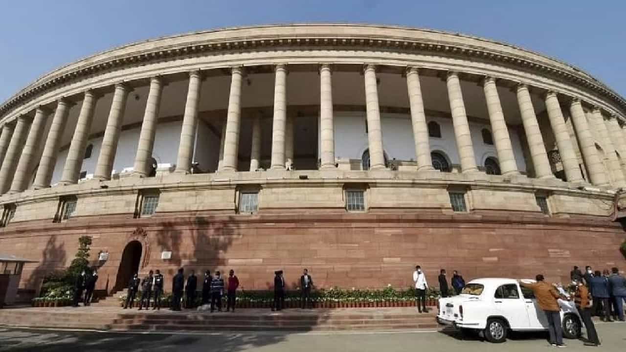 BUDJET 2023 : अदानी प्रकरणी विरोधक एकवटले, संसदेचे कामकाज दुपारपर्यंत स्थगित