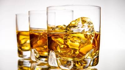 अरे बापरे! दारू इतकी स्वस्त असू शकते?