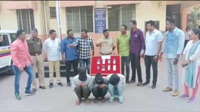 CRIME STRORY : एसटी स्टॅंडशेजारी लॉजवर राहायचे, चोऱ्या करायचे, त्यांच्याकडे अशा गोष्टी सापडल्या की पोलिसांना घाम फुटला