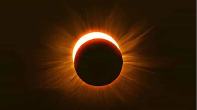 Solar Eclipse 2023 : 30 दिवसानंतर लागणार वर्षातले पहिले सूर्य ग्रहण, कोणत्या राशींना देणार शुभ परिणाम?