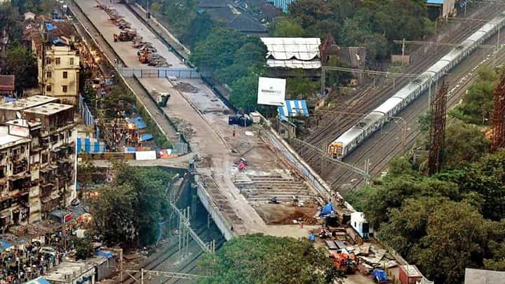 मुंबईकरांची प्रतिक्षा संपली; पाच वर्षानंतर लोअर परेल पूल वाहतुकीसाठी खुला होणार मुंबईकरांची प्रतिक्षा संपली; पाच वर्षानंतर लोअर परेल पूल वाहतुकीसाठी खुला होणार