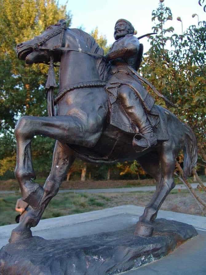 अमेरिकेतील चोरट्यांनी चक्क शिवाजी महाराजांचा पुतळा चोरला, पुणे शहराशी होते नाते