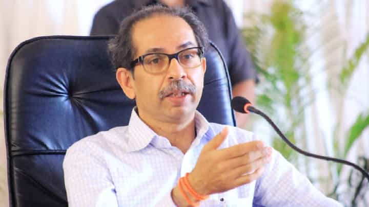 तसं तर उद्योगपतीही पंतप्रधान होतील; उद्धव ठाकरे यांचं वक्तव्य तसं तर उद्योगपतीही पंतप्रधान होतील; उद्धव ठाकरे यांचं वक्तव्य