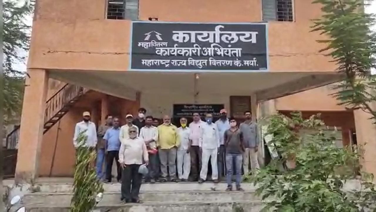 Nandurbar : नंदुरबार जिल्ह्यातल्या समस्यांना जबाबदार कोण ? नागरिकांनी दाद मागायची कोणाकडे Nandurbar : नंदुरबार जिल्ह्यातल्या समस्यांना जबाबदार कोण ? नागरिकांनी दाद मागायची कोणाकडे