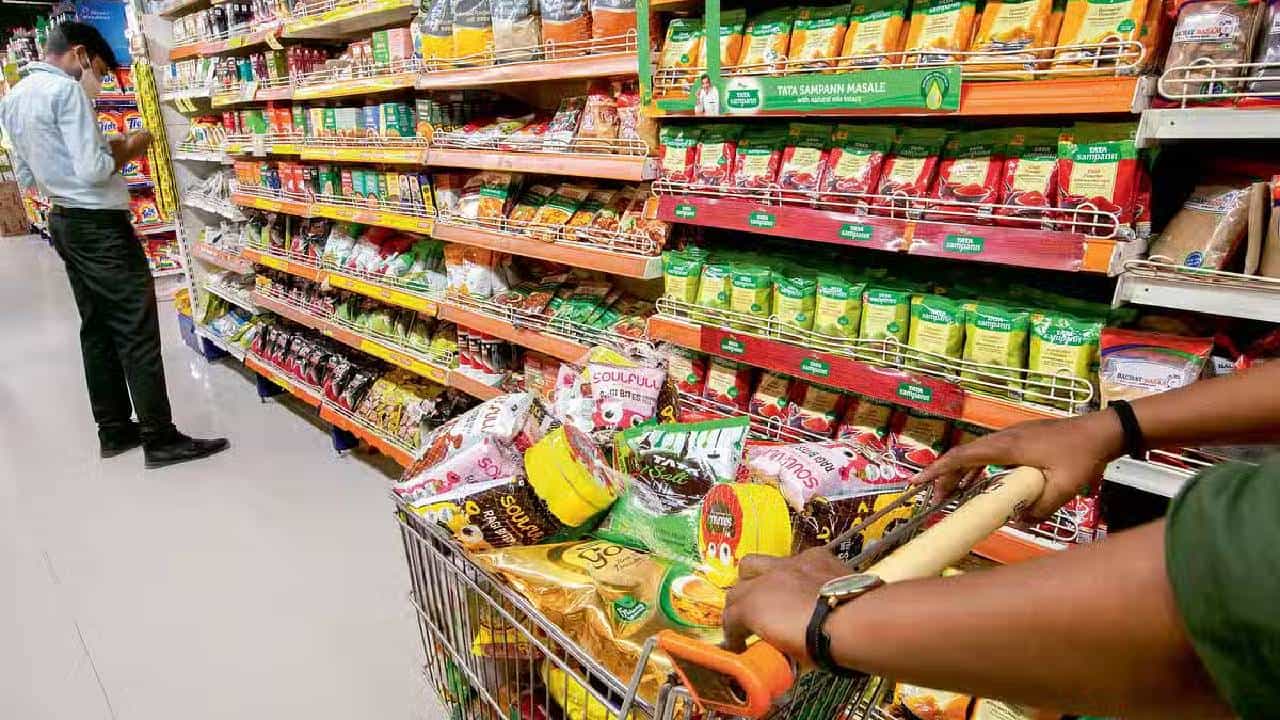 Inflation : भाव ठेवला कायम, पण कंपन्यांनी लढवली शक्कल, तुम्हाला जाणवली का महागाईची झळ!